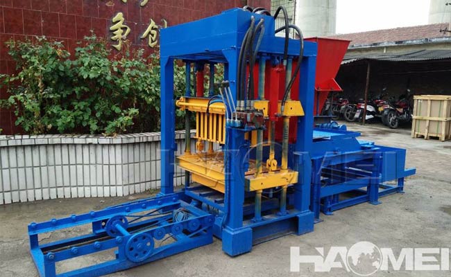 automatic concrete block making machine