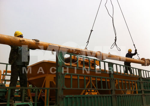 YHZS25 mobile concrete mini batching plant delivery to Algeria