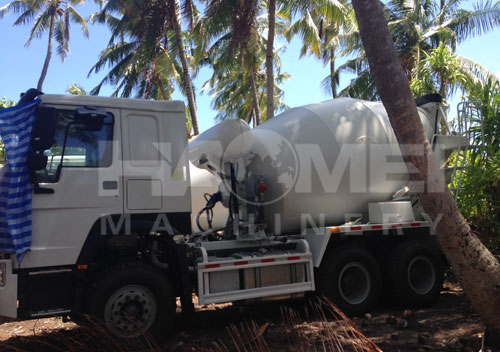 Concrete truck mixer in Algeria