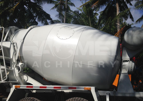 China concrete truck mixer in Algeria