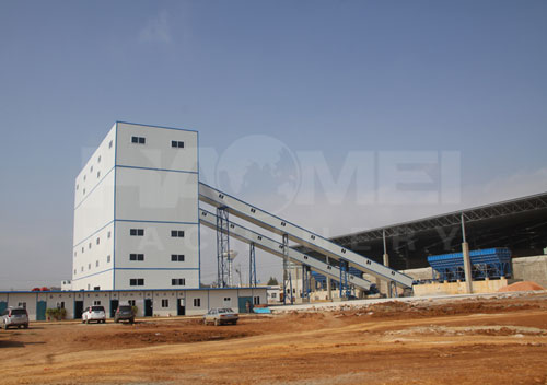 Containerized concrete batching plant